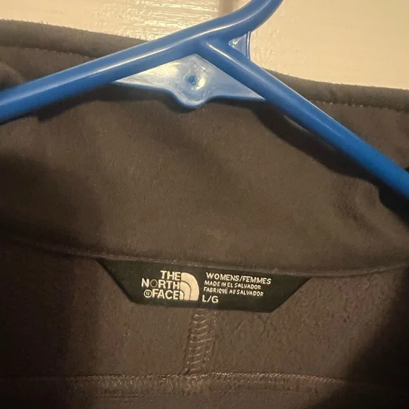 Pink North face  SZ Large jacket looking for a new home this winter - Picture 3 of 5